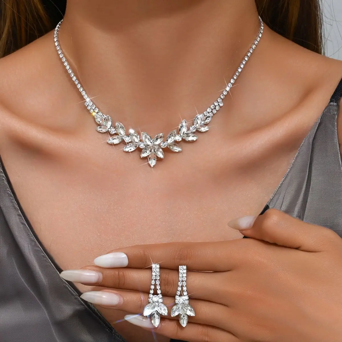 Body Jewelry And Earrings - Conjunto de Brincos e Colar Choker